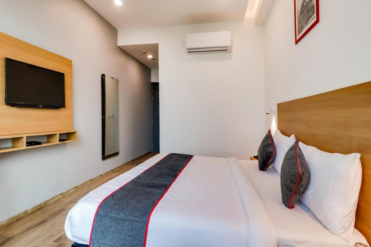Super Townhouse Jashn Hotel Chinhat Buitenkant foto