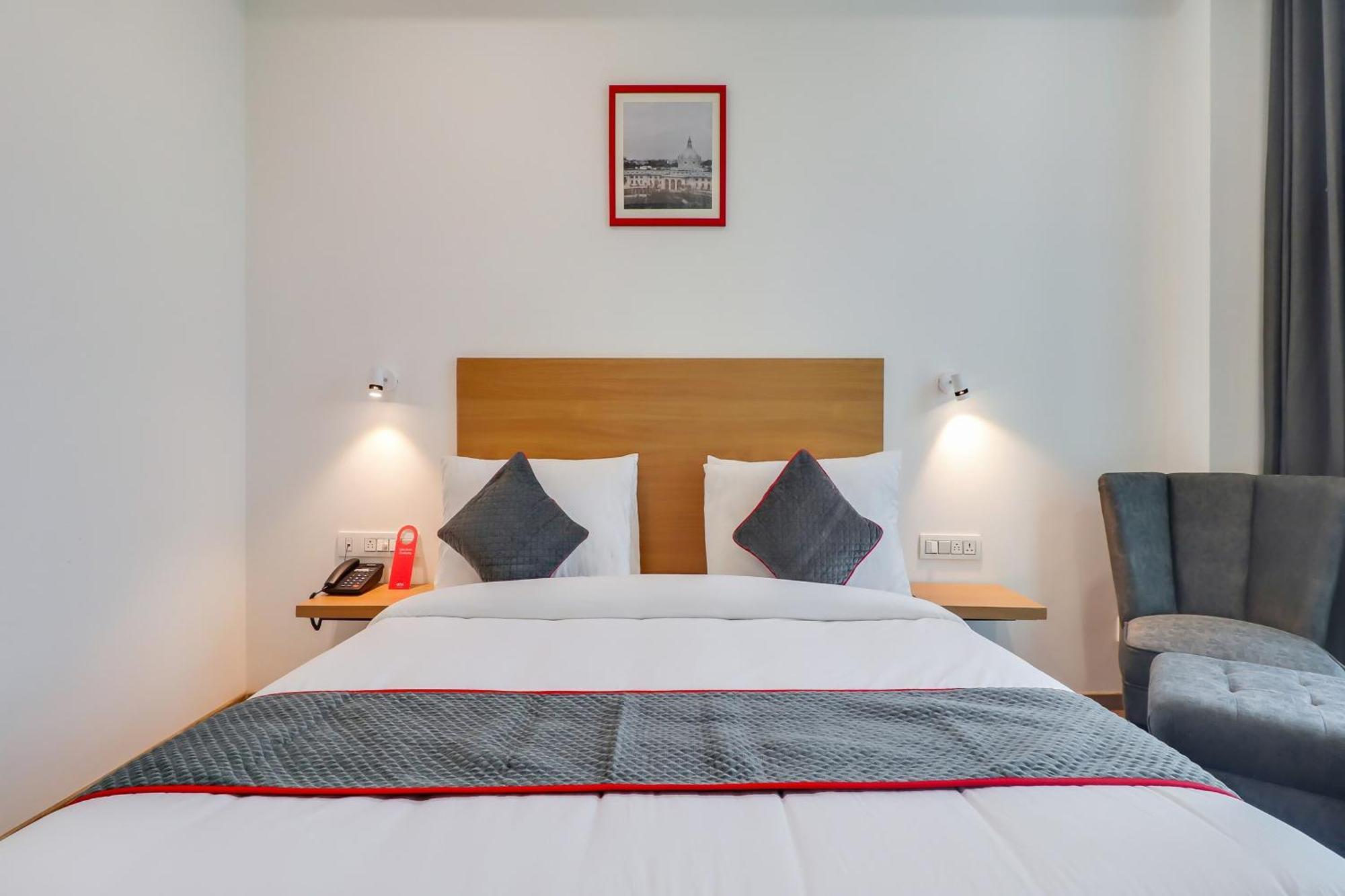 Super Townhouse Jashn Hotel Chinhat Buitenkant foto