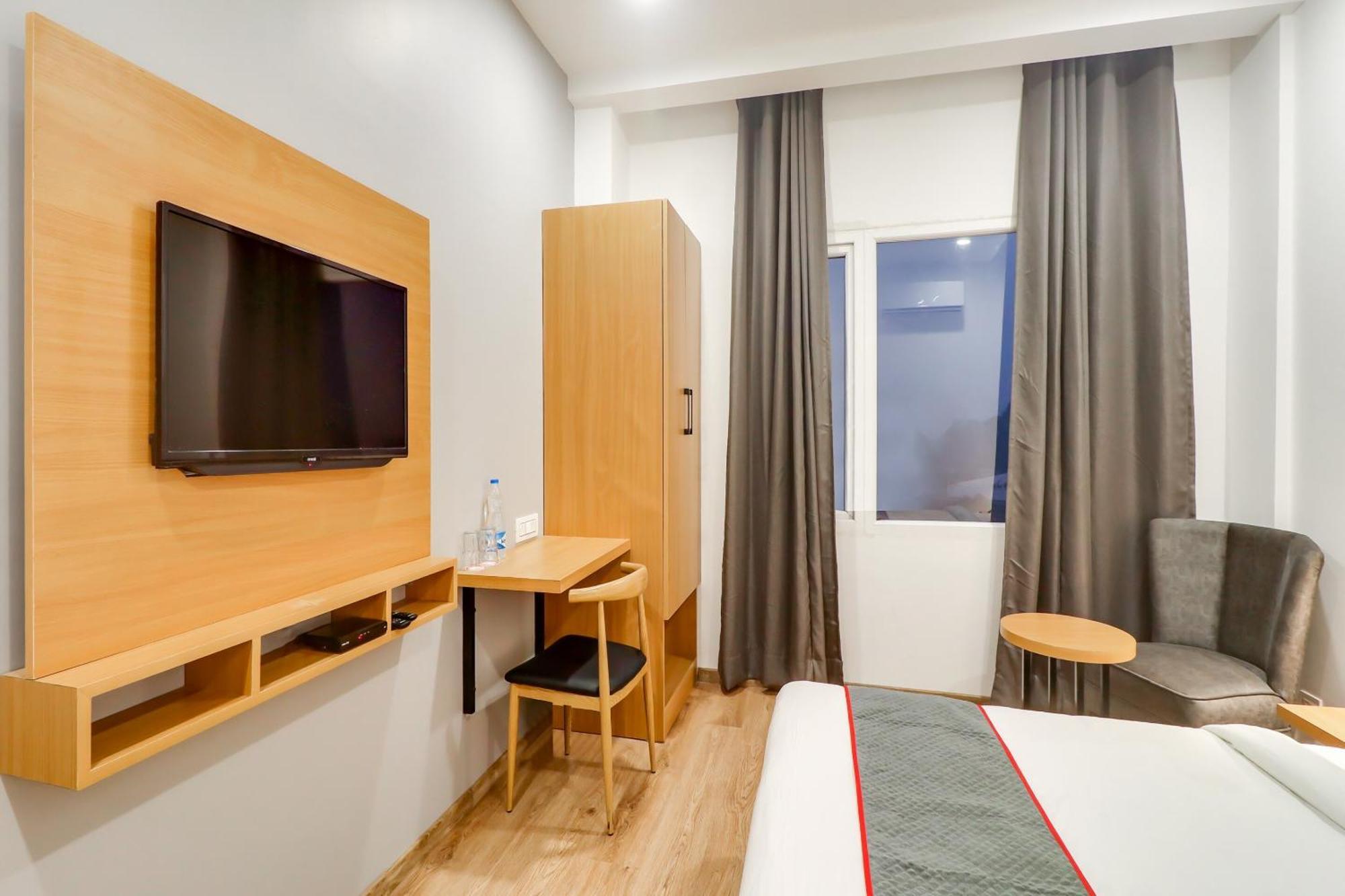 Super Townhouse Jashn Hotel Chinhat Buitenkant foto