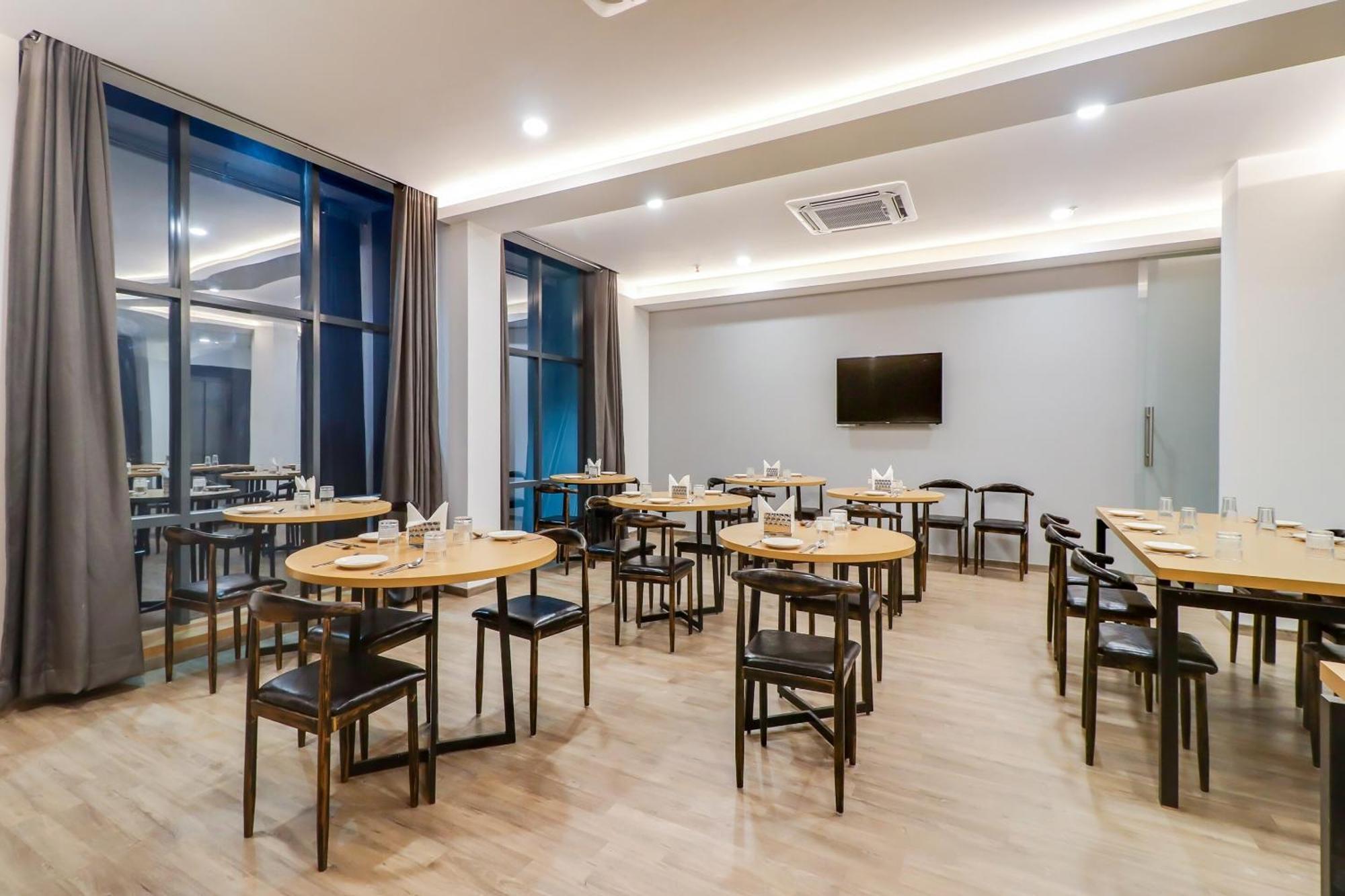 Super Townhouse Jashn Hotel Chinhat Buitenkant foto