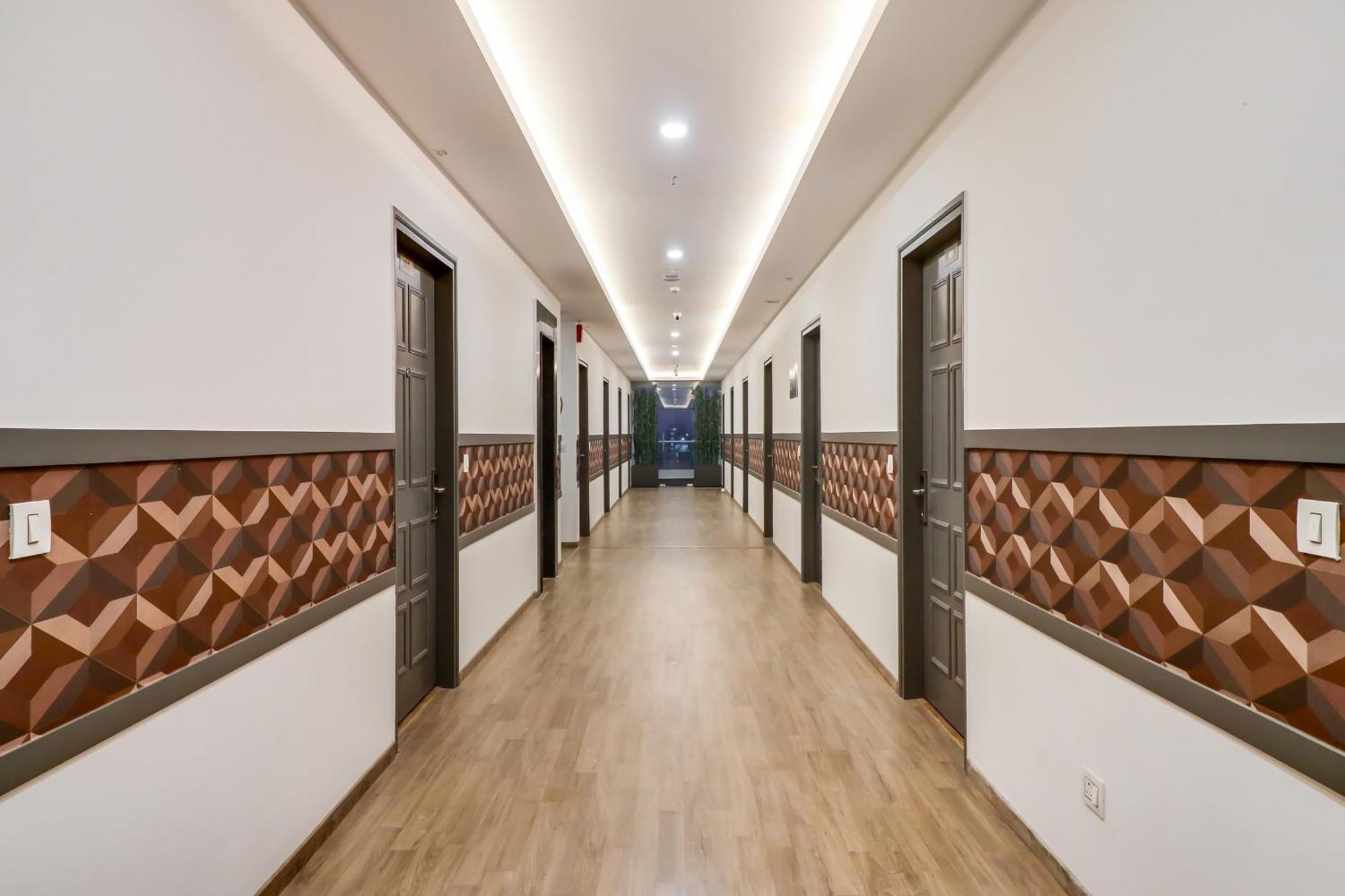 Super Townhouse Jashn Hotel Chinhat Buitenkant foto