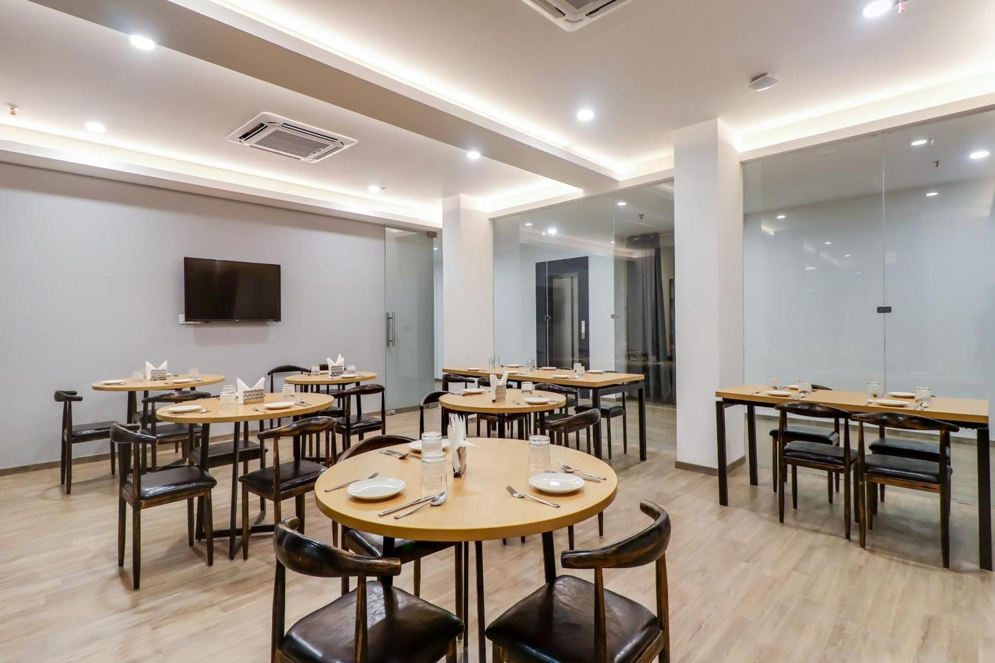 Super Townhouse Jashn Hotel Chinhat Buitenkant foto